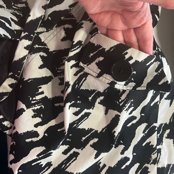 Appraisal large herringbone, pattern, black and white button down Coat Large - Picture 5 of 14